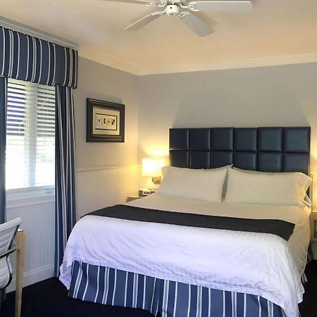 Atlantic Inn Newington Bagian luar foto