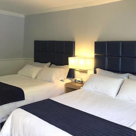 Atlantic Inn Newington Bagian luar foto